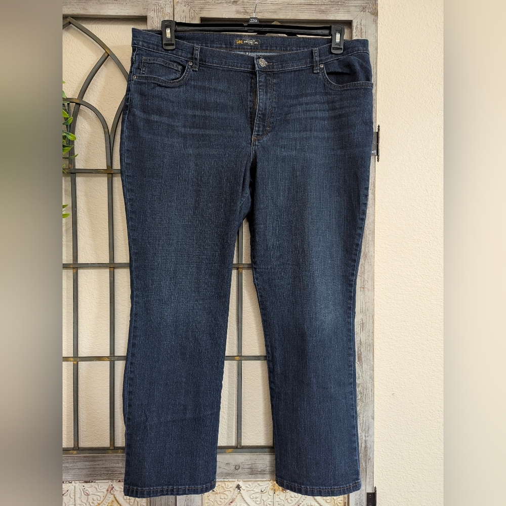 Lee Classic Blue Women's Straight Leg Jeans Size 18 Short